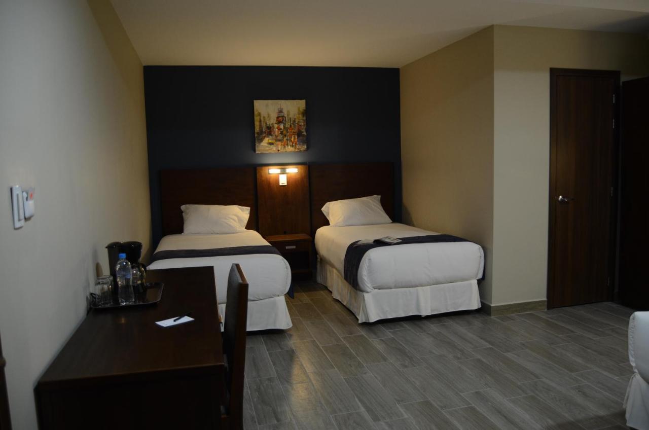 Hotel San Agustin Plaza Латакунга Екстериор снимка
