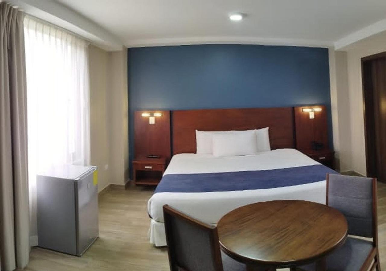 Hotel San Agustin Plaza Латакунга Екстериор снимка