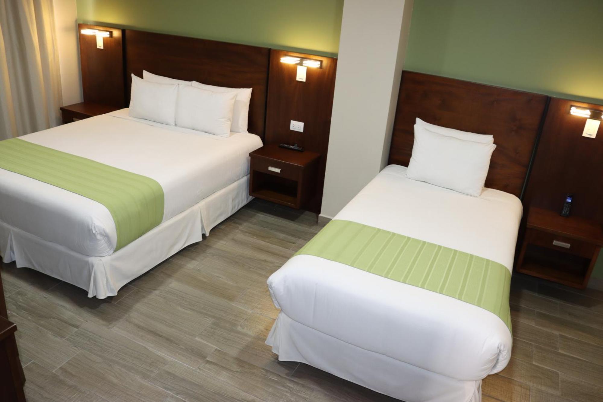 Hotel San Agustin Plaza Латакунга Екстериор снимка