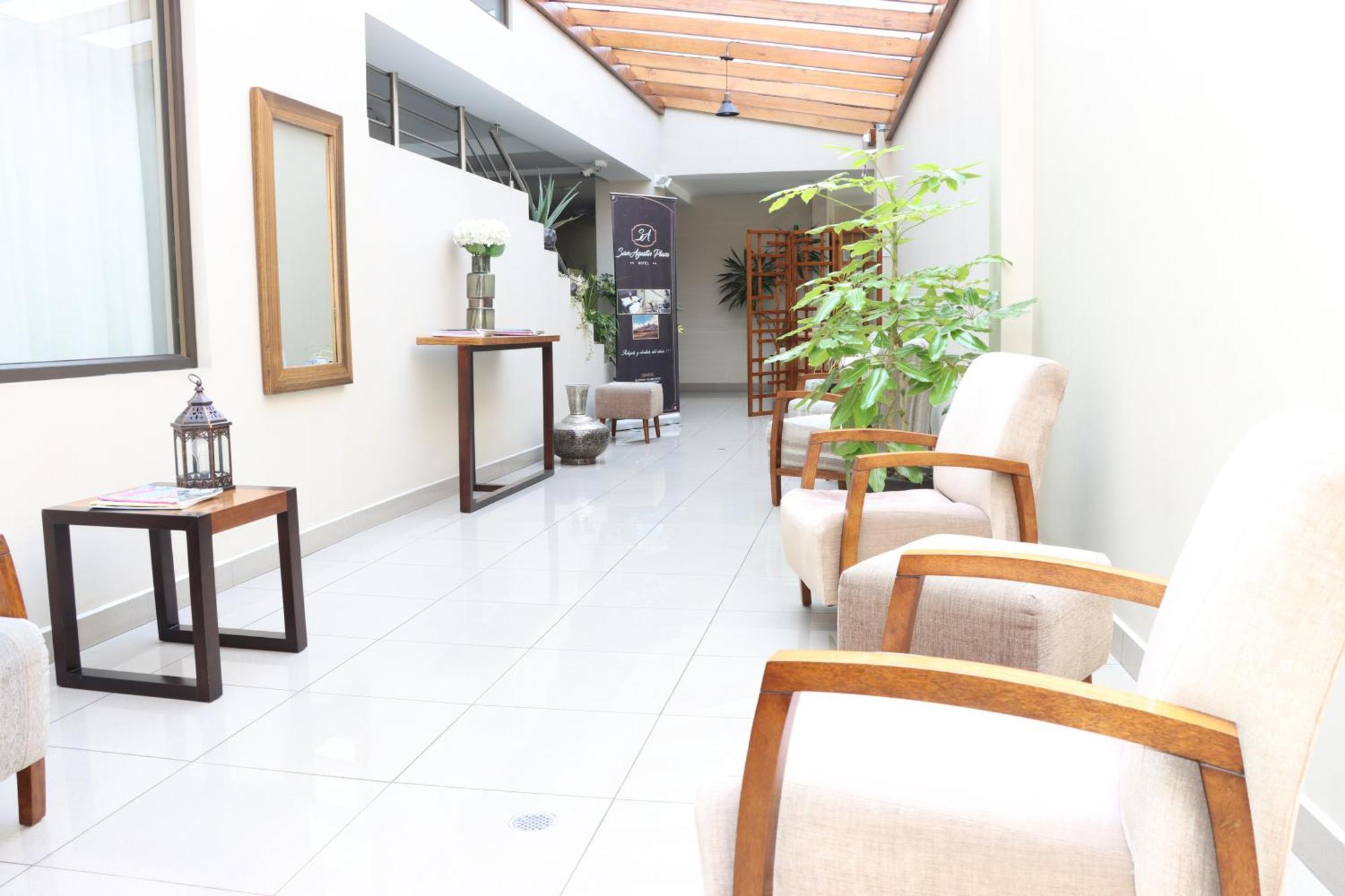 Hotel San Agustin Plaza Латакунга Екстериор снимка