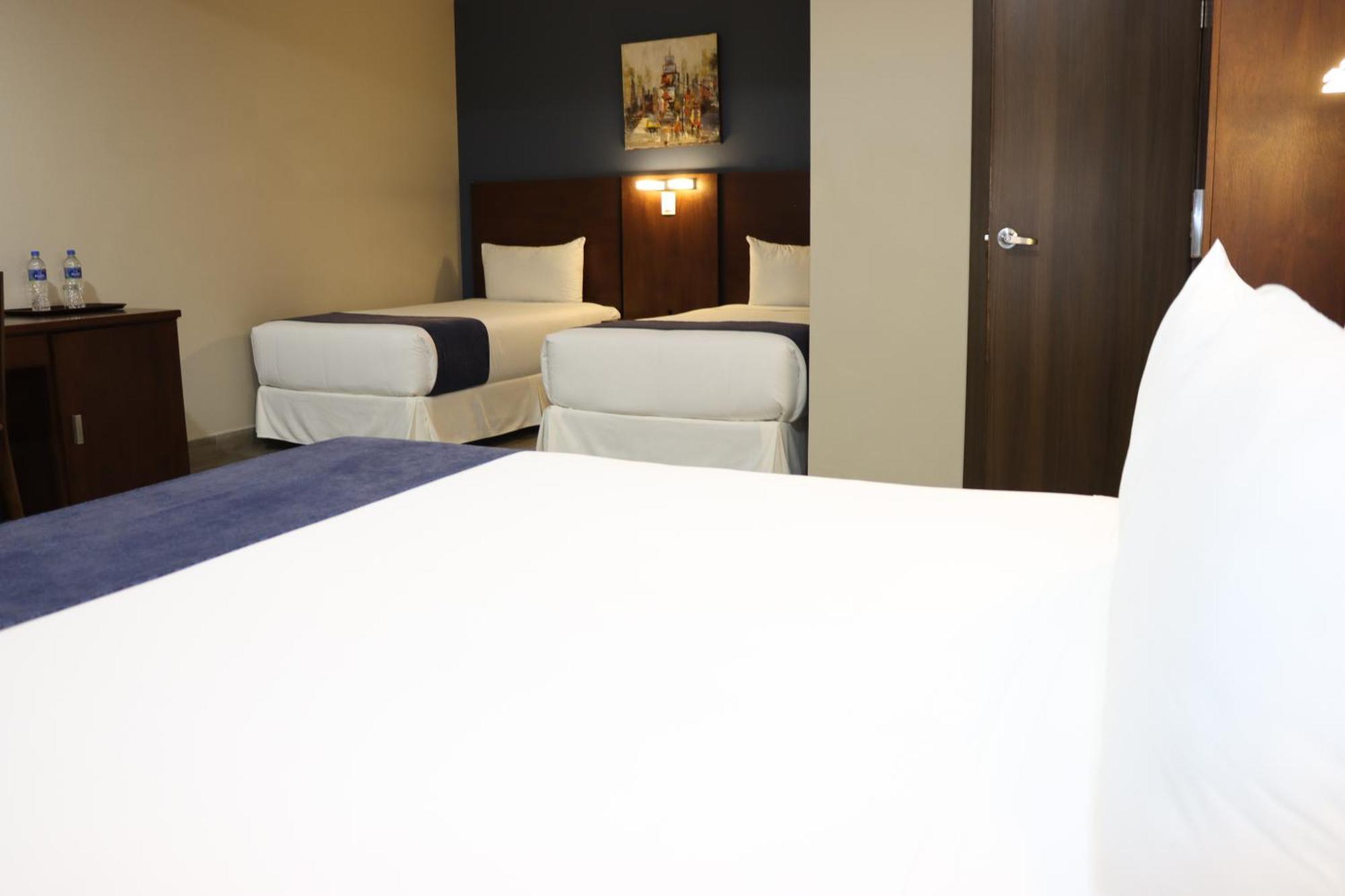 Hotel San Agustin Plaza Латакунга Екстериор снимка