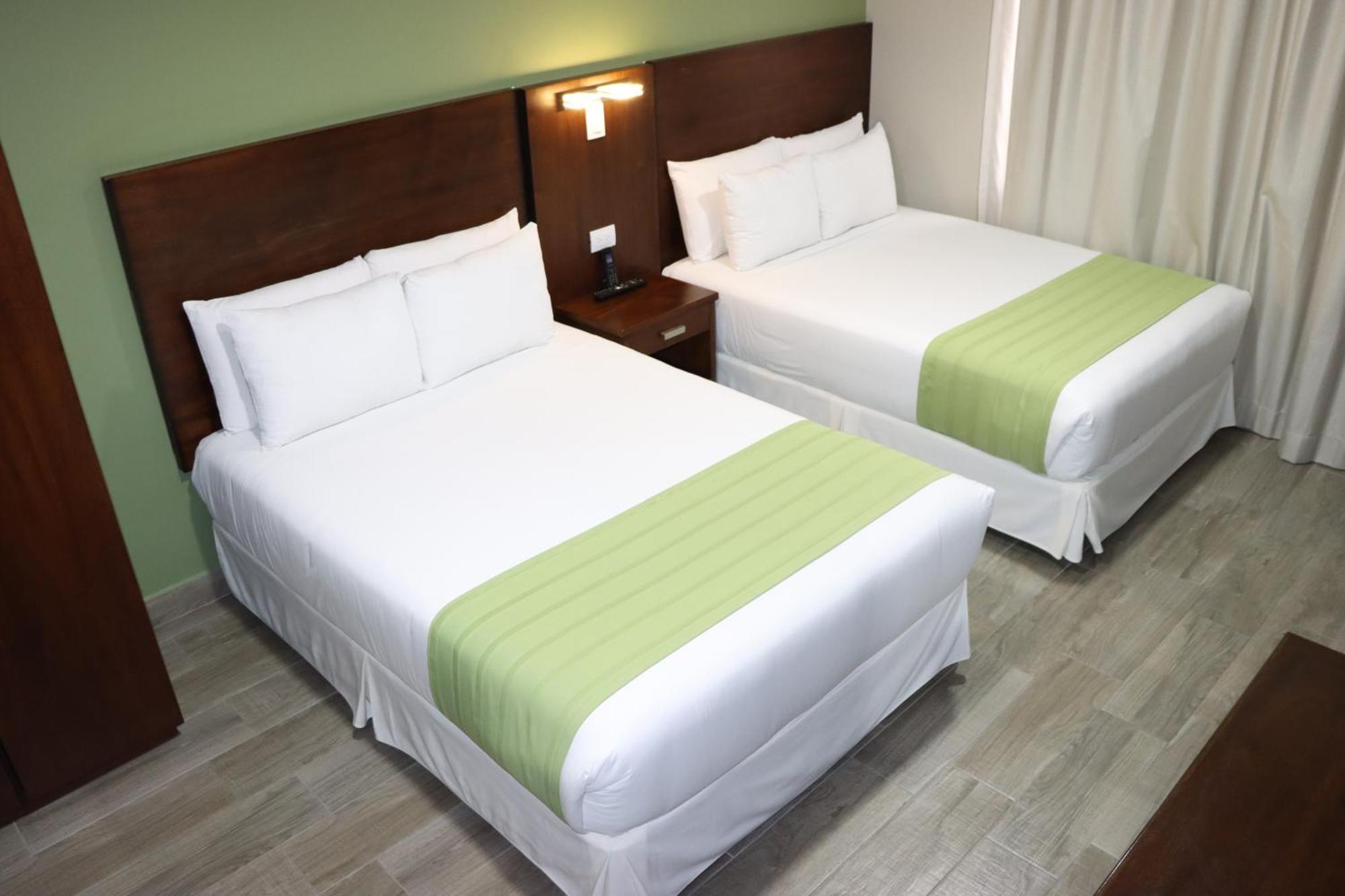 Hotel San Agustin Plaza Латакунга Екстериор снимка