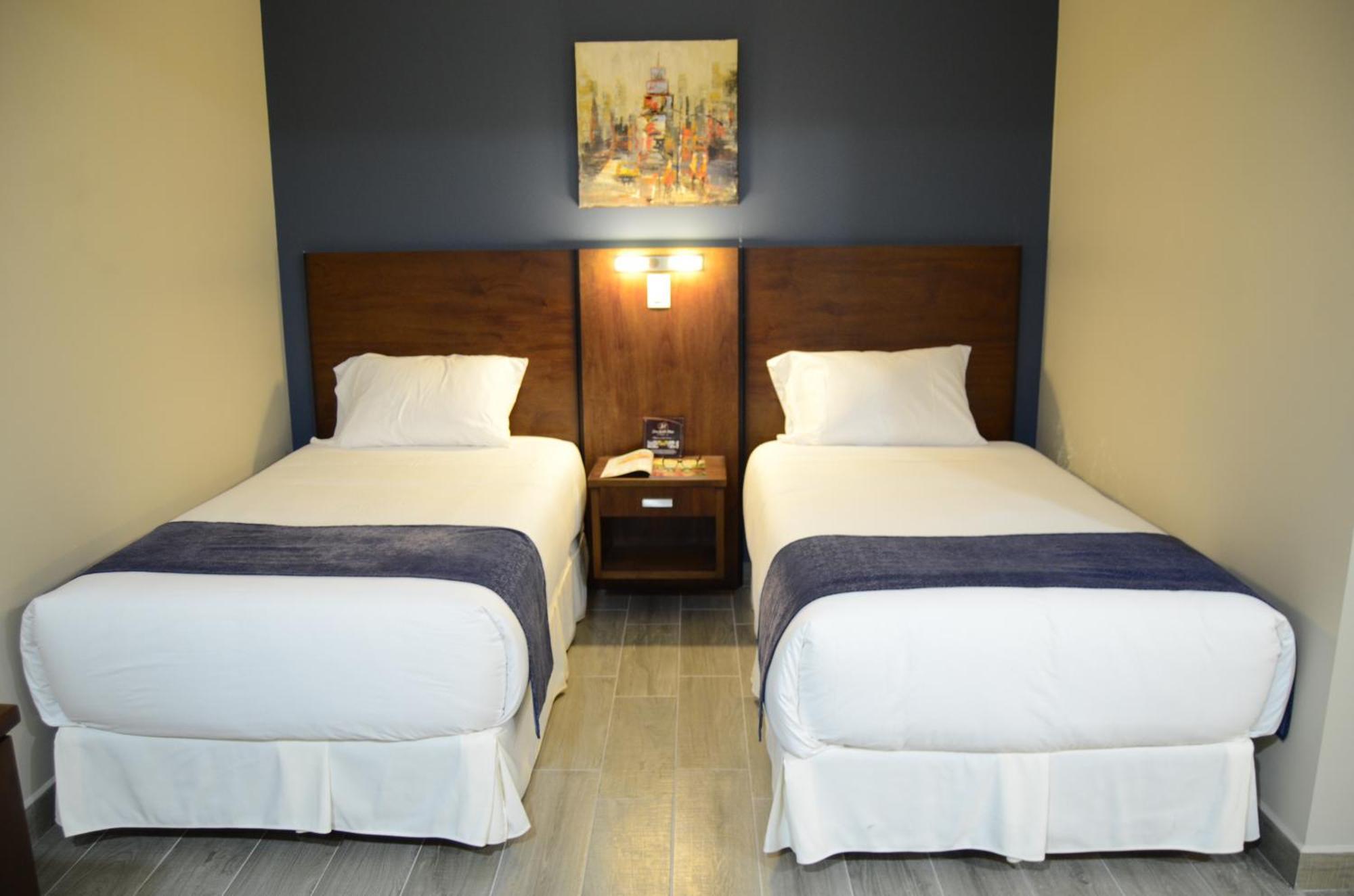 Hotel San Agustin Plaza Латакунга Екстериор снимка