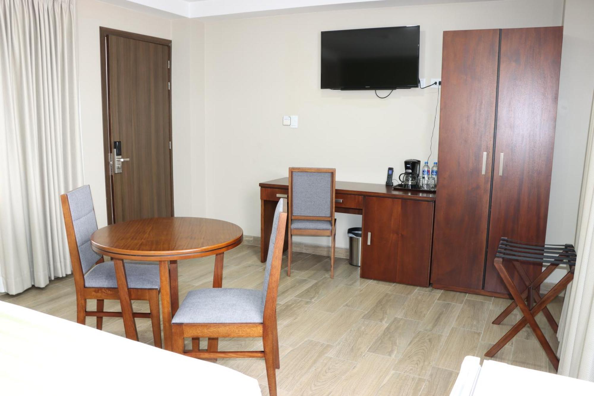 Hotel San Agustin Plaza Латакунга Екстериор снимка