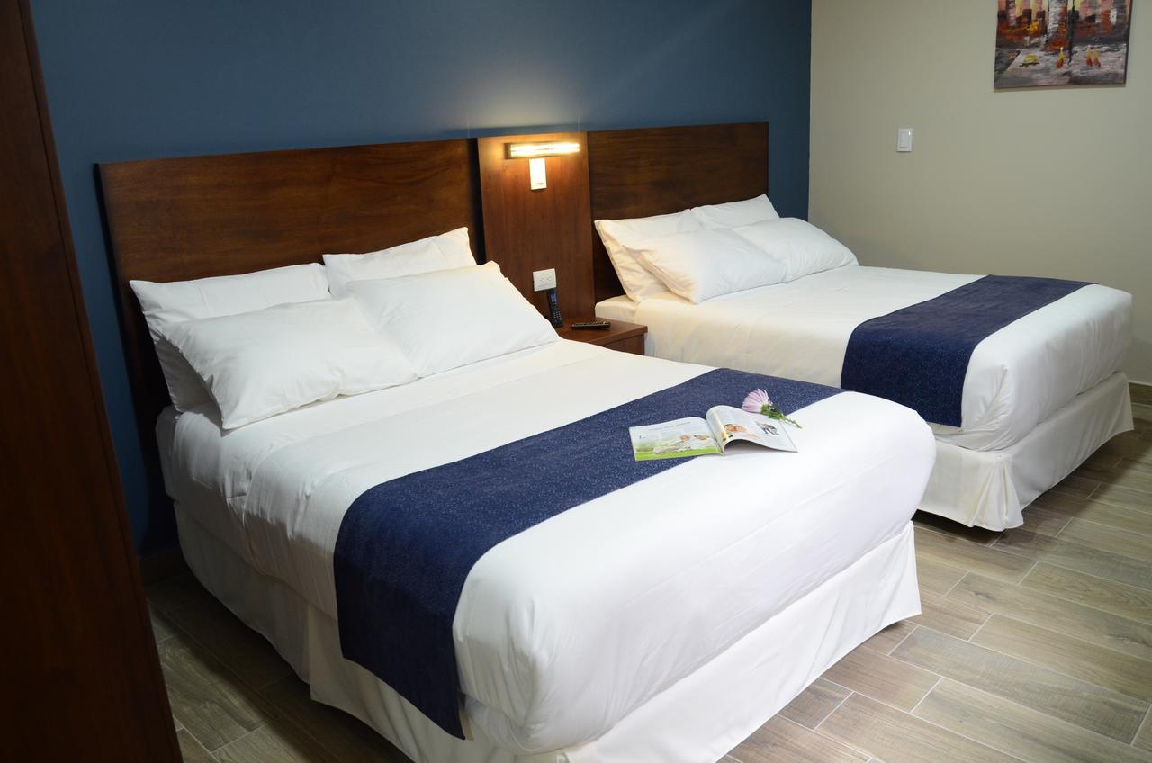 Hotel San Agustin Plaza Латакунга Екстериор снимка