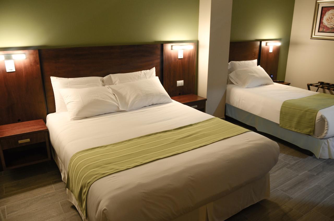Hotel San Agustin Plaza Латакунга Екстериор снимка